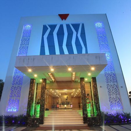 Wingston A Treehouse Hotel Goverdhan Radha Kund Exterior foto