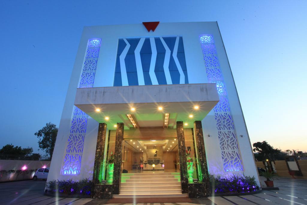 Wingston A Treehouse Hotel Goverdhan Radha Kund Exterior foto