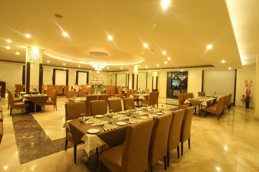 Wingston A Treehouse Hotel Goverdhan Radha Kund Exterior foto